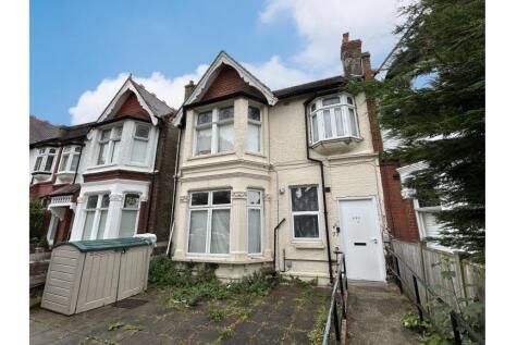 4 bedroom flat for sale