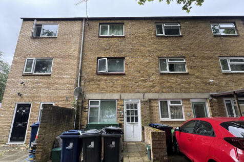 4 bedroom terraced house for sale