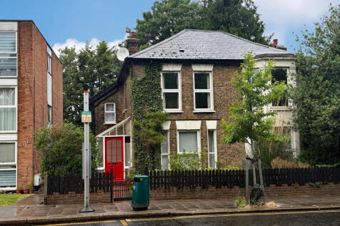 4 bedroom flat for sale