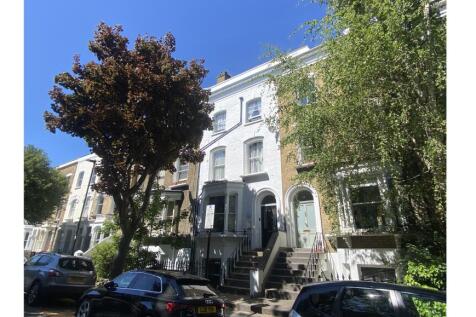3 bedroom maisonette for sale