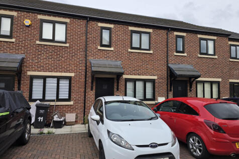 Terraced house for sale
