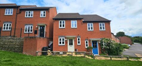 2 bedroom semi-detached house for sale