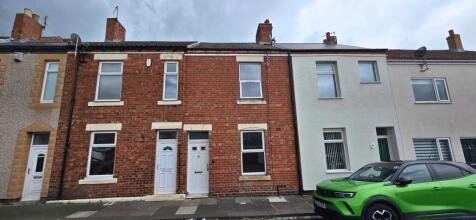 Terraced house for sale