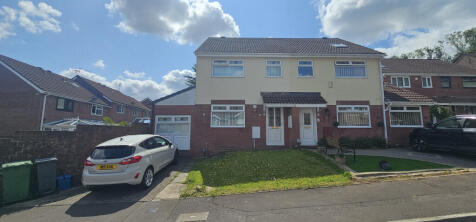 3 bedroom semi-detached house for sale