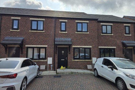 Terraced house for sale