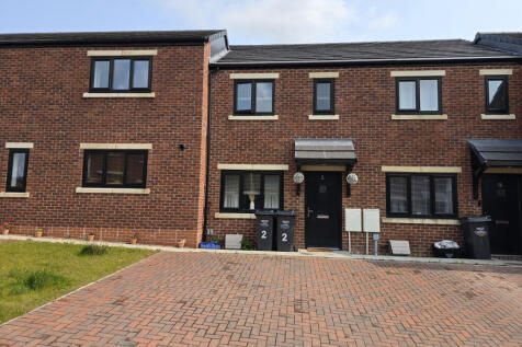 Terraced house for sale