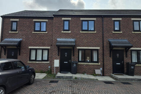 Terraced house for sale