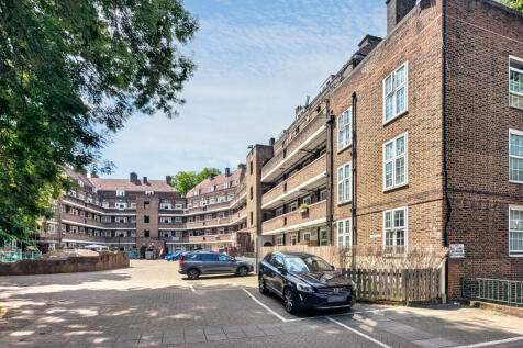 3 bedroom flat for sale
