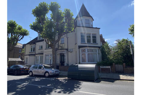 Studio flat for sale