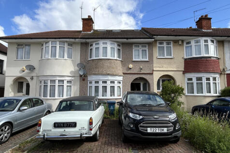 4 bedroom terraced house for sale