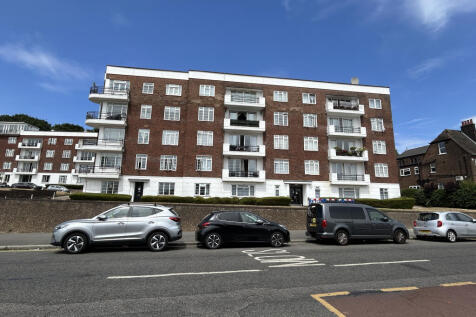 4 bedroom flat for sale