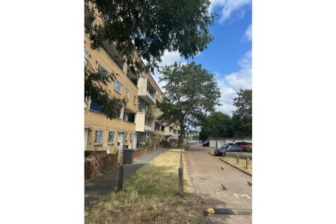 3 bedroom flat for sale