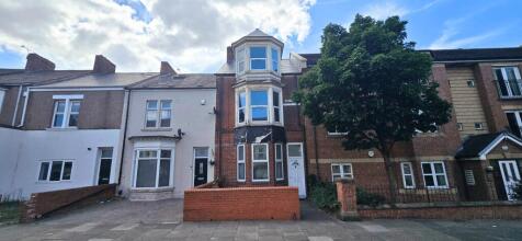 2 bedroom maisonette for sale
