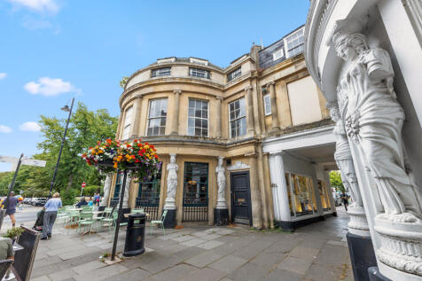 5 bedroom flat for sale
