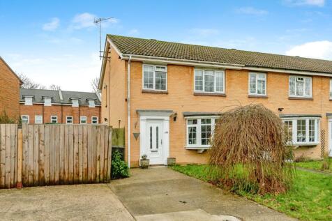 3 bedroom end of terrace house for sale