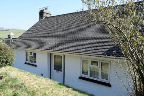 4 bedroom end of terrace house for sale