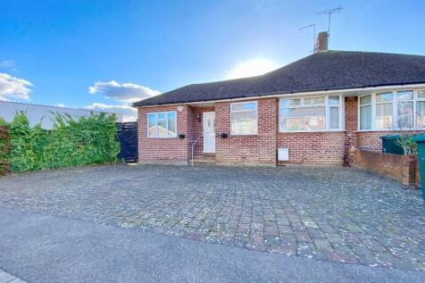 2 bedroom semi-detached bungalow for sale