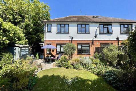 Albany Crescent, Esher 2 bed property for sale