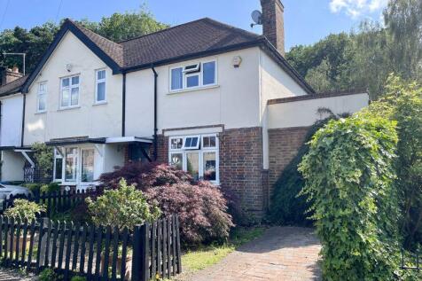 Common Road,Claygate 2 bed end of terrace house for sale