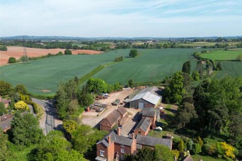 Hartlebury, Kidderminster... 6 bed property with land for sale