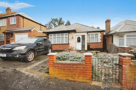 2 bedroom detached bungalow for sale