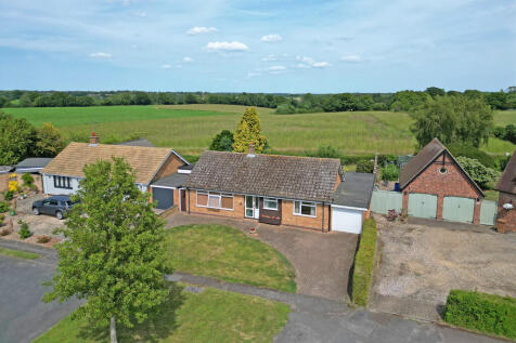 Quintons Corner, East Bergholt 3 bed detached bungalow for sale