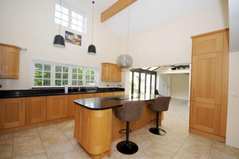 5 bedroom cottage for sale