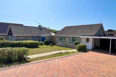 Colwell Bay, Isle of Wight 2 bed detached bungalow for sale