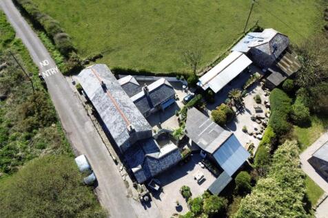 6 bedroom detached house for sale