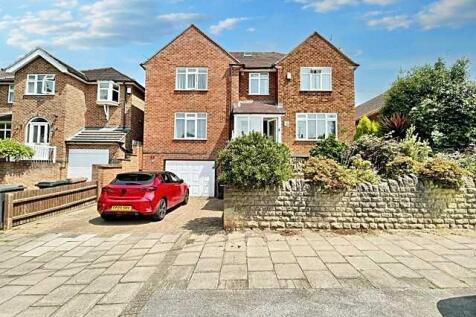 6 bedroom detached house for sale
