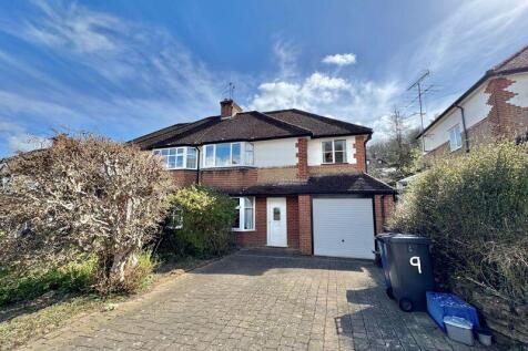 Keep Hill Drive, High Wycombe HP11 4 bed semi