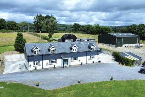 Capel Isaac, Llandeilo 6 bed property with land for sale