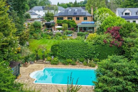 5 bedroom detached house for sale