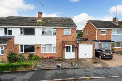 3 bedroom semi-detached house for sale