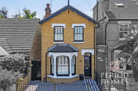 Mildmay Road, Romford 3 bed detached house for sale