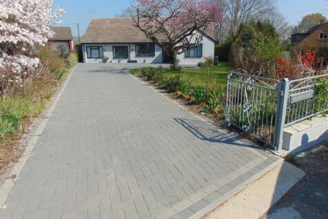 Lawn Road, Ashleworth GL19 4 bed detached bungalow for sale