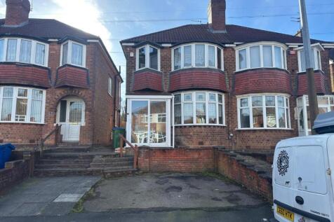3 Eldalade Way, Wednesbury, WS10 0EJ 3 bed semi