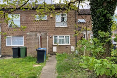 28 Kirtley, Tamworth, B77 2HE 3 bed terraced house for sale
