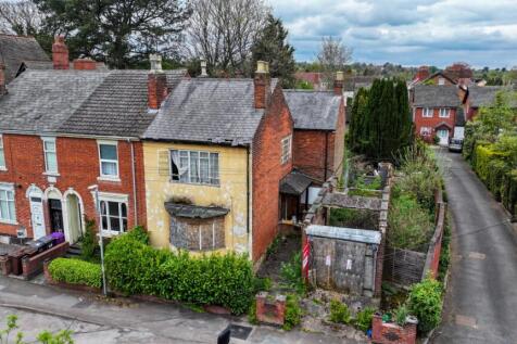 4 St. Judes Road, Wolverhampton, WV6 0EB 6 bed end of terrace house for sale