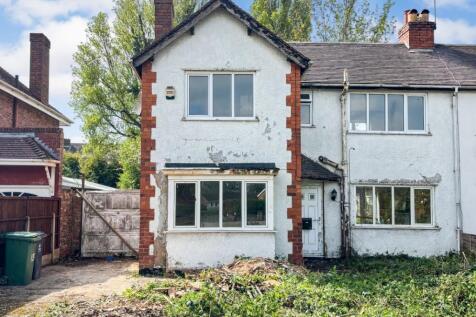 197 Field Road, Bloxwich, Walsall... 3 bed semi