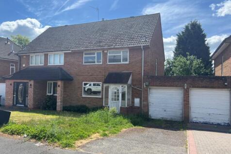 4 Tennal Drive, Harborne, Birmingham... 3 bed semi