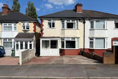 6 Trotters Lane, West Bromwich, B71 2QF 3 bed semi