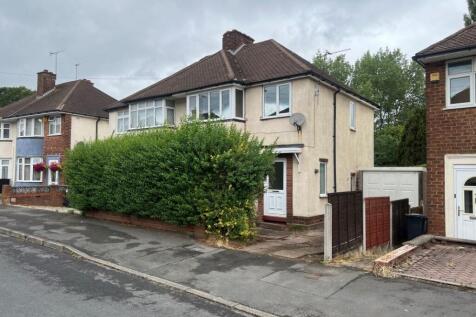 66 Rosemary Crescent, Woodsetton... 3 bed semi