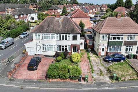 89 Lynton Avenue, Wolverhampton, WV6 9NQ 3 bed semi
