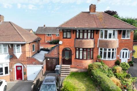 18 St. Katherines Road, Oldbury, B68 9TT 3 bed semi