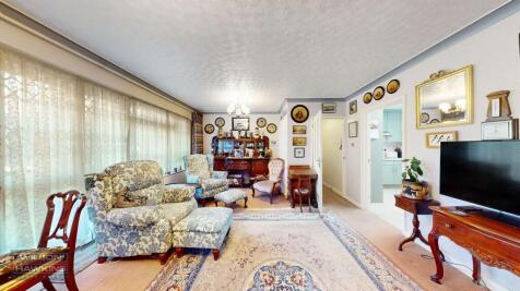 3 bedroom flat for sale