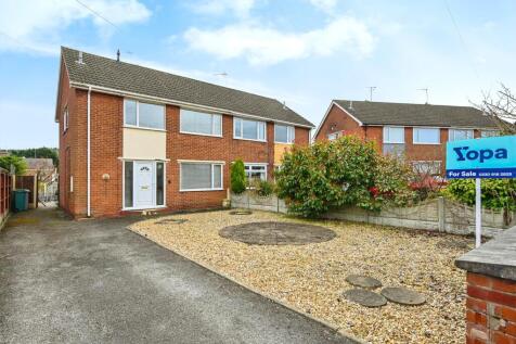 3 bedroom semi-detached house for sale