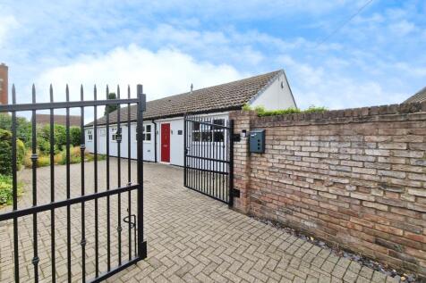 4 bedroom bungalow for sale