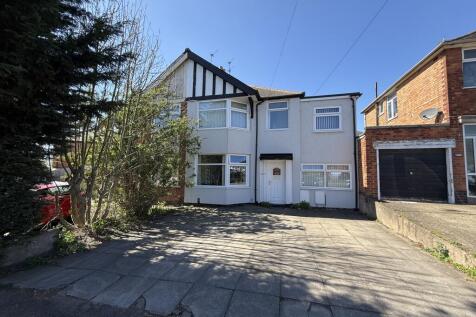 4 bedroom semi-detached house for sale