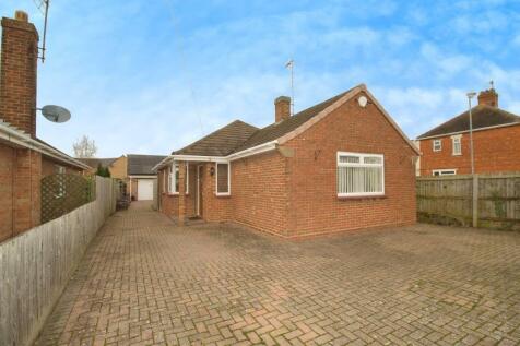 Wygate road, Spalding, PE11 1NT 4 bed detached bungalow for sale